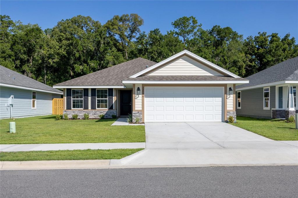 Photo of 13831 NW 150th Circles, Alachua, FL 32615 (MLS # GC535104)
