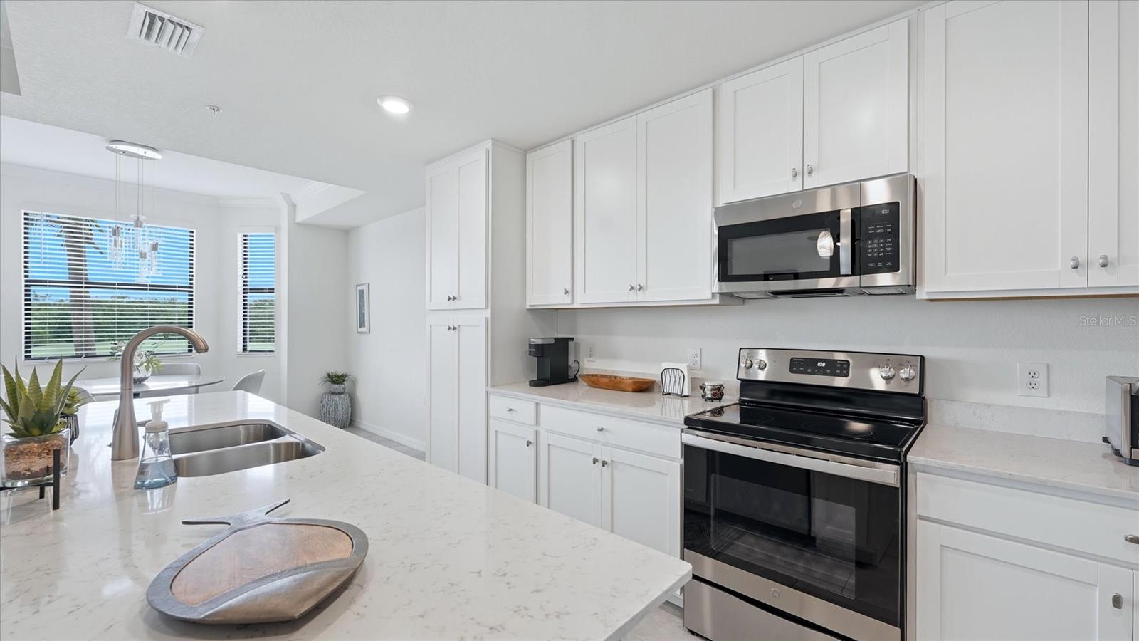 TERRACE VI AT LAKEWOOD NATIONAL PH II - Residential