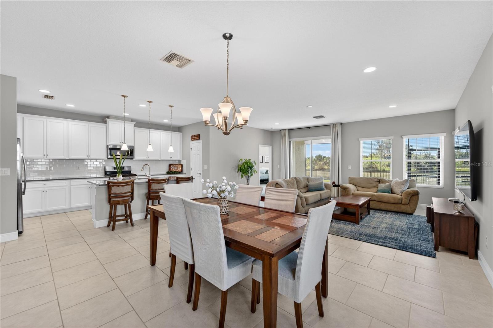 5427 SILVER SUN DRIVE