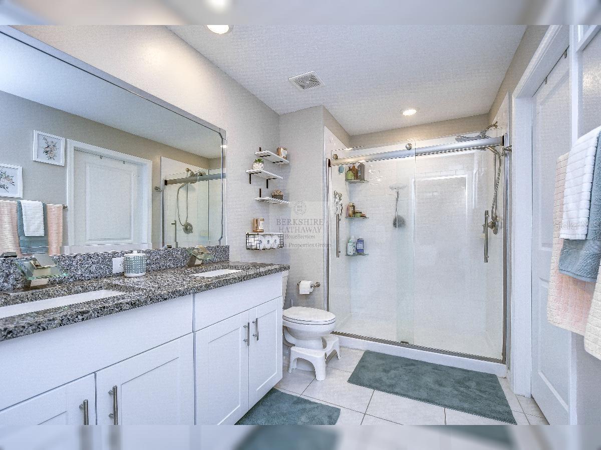 NORTH PARK ISLE - Residential Lease