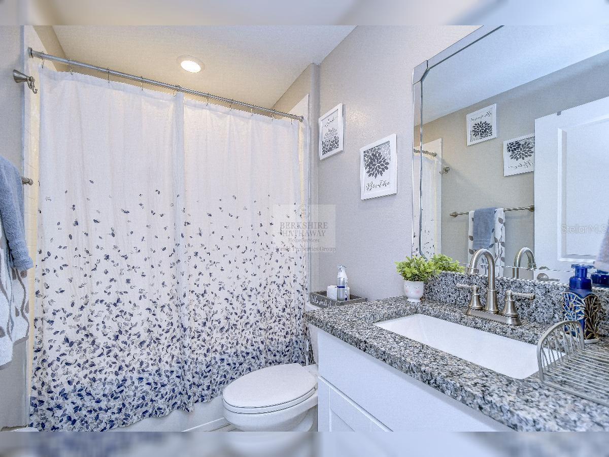 NORTH PARK ISLE - Residential Lease