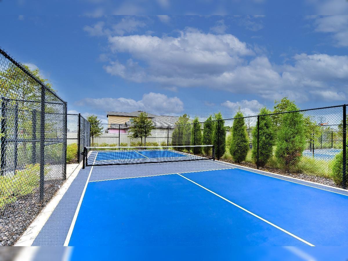 NORTH PARK ISLE - Residential Lease