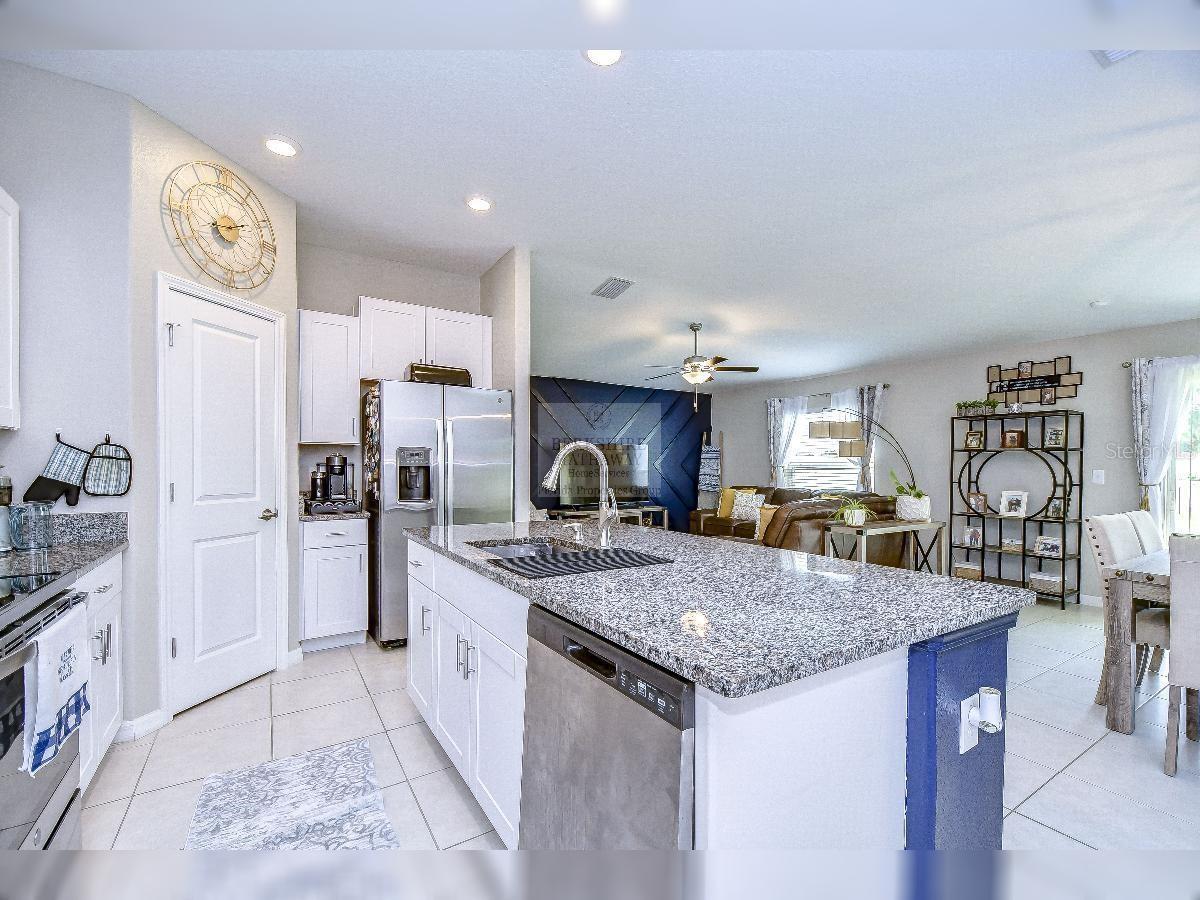 NORTH PARK ISLE - Residential Lease