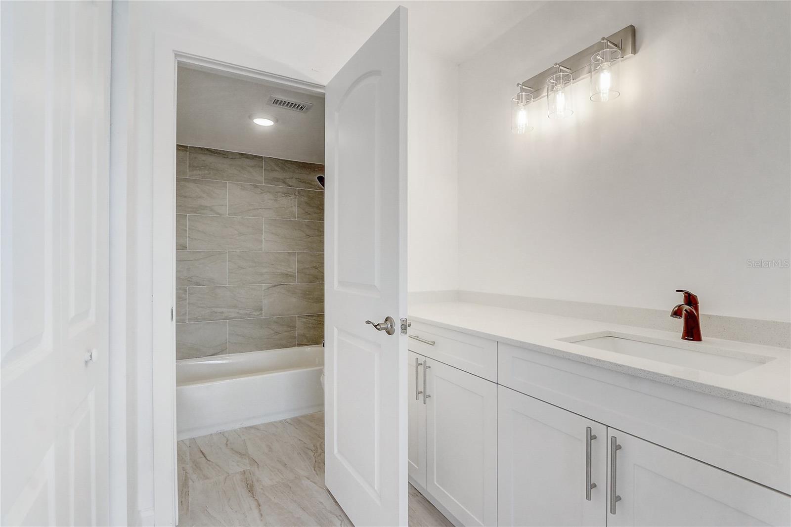 AUDUBON VLS/HUNTERS CRK CONDO - Residential