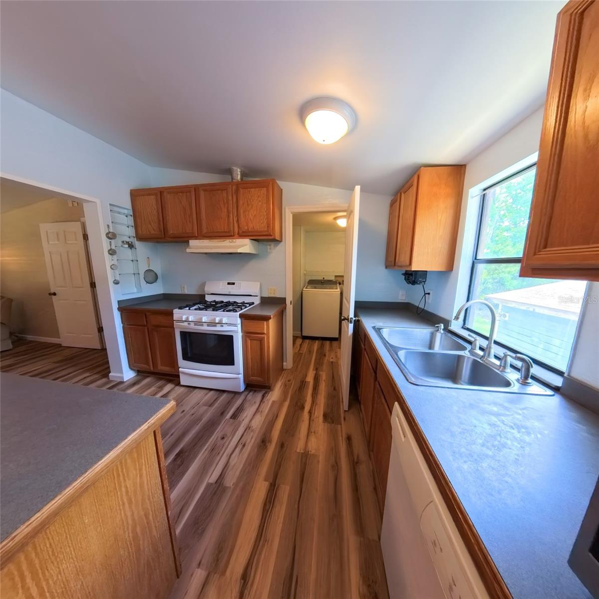 GROVELAND FARMS 21-23-24 - Residential