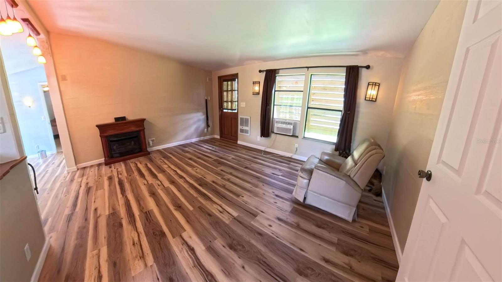GROVELAND FARMS 21-23-24 - Residential