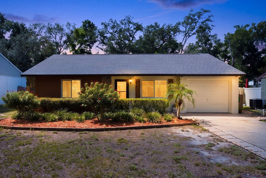 Photo of 624 E Spruce Street, Tarpon Springs, FL 34689 (MLS # TB8539530)