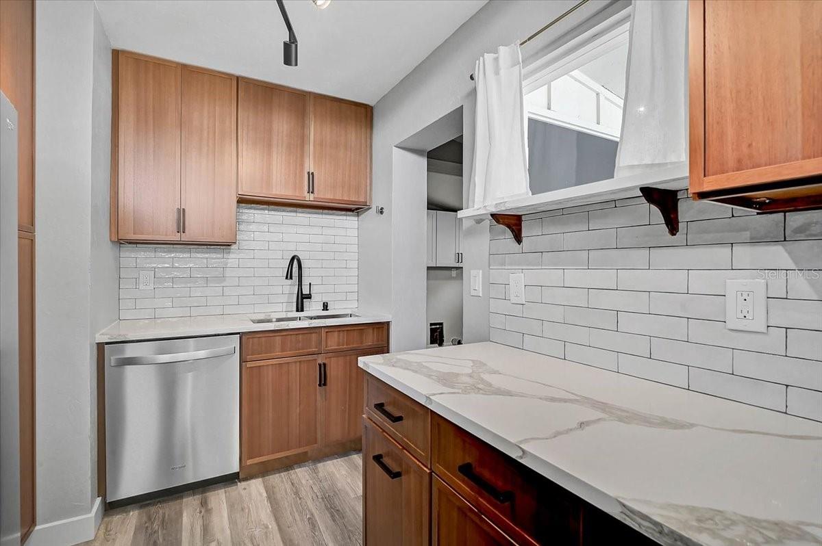 LAKE RIDGE - Residential