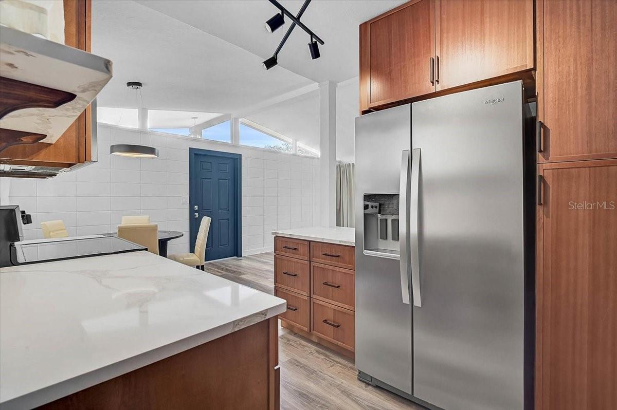 LAKE RIDGE - Residential