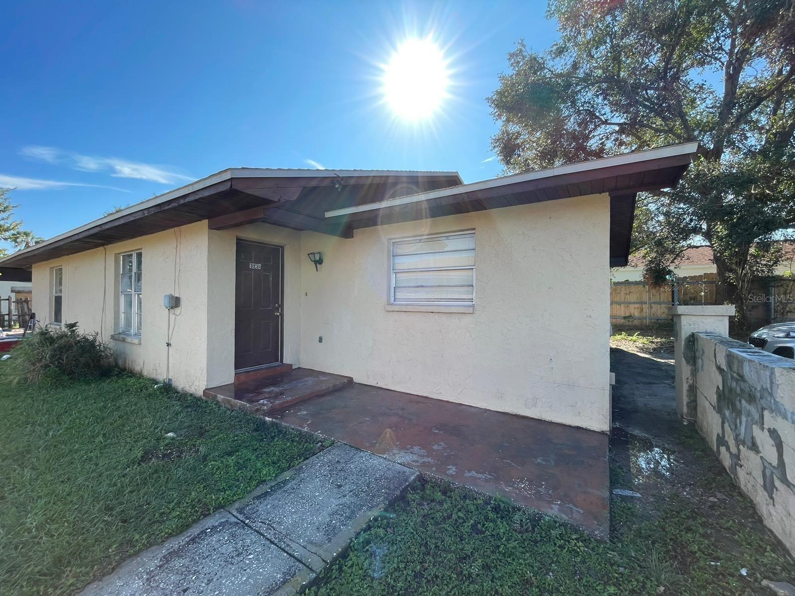 Attention Investors: Exceptional Duplex Opportunity. Whether you're a seasoned investor or just starting your portfolio, this duplex is an ideal addition. Take advantage of this rare opportunity to secure a solid investment with immediate income potential. Contact us today to schedule a viewing and explore the full potential of this property! This well-maintained duplex offers the perfect blend of income potential and long-term value. ROOF replaced in 2022.
Total Monthly Income: $3,200 ($1,600 per unit)