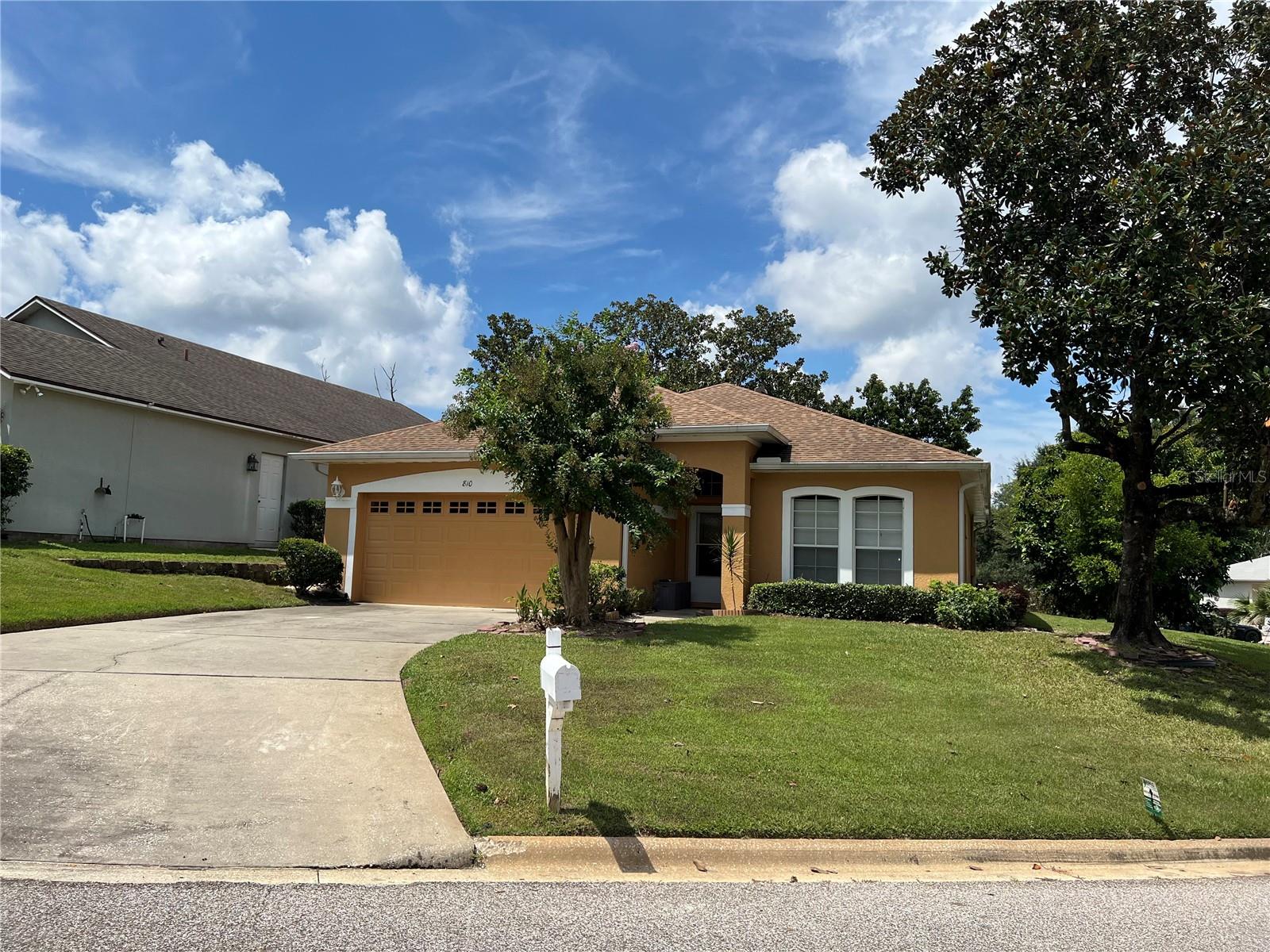 This Beautiful Home in Errol Estates is located in the Errol Hills Community. This Comfortable Floor Plan includes 3 Bedroom and 2 Baths with an interior Laundry Room, two car garage and covered Lanai. Lease includes Lawn Care and Pest Control. No Smoking, Small pet permitted.