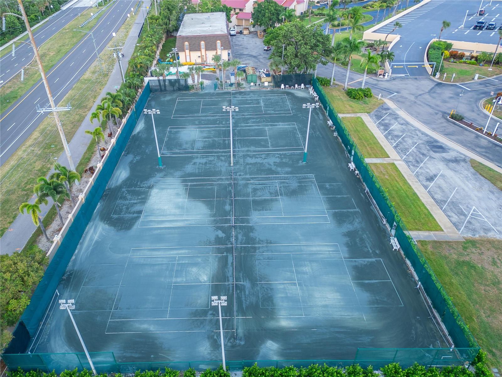 BAYWAY ISLES POINT BRITTANY SIX - Residential