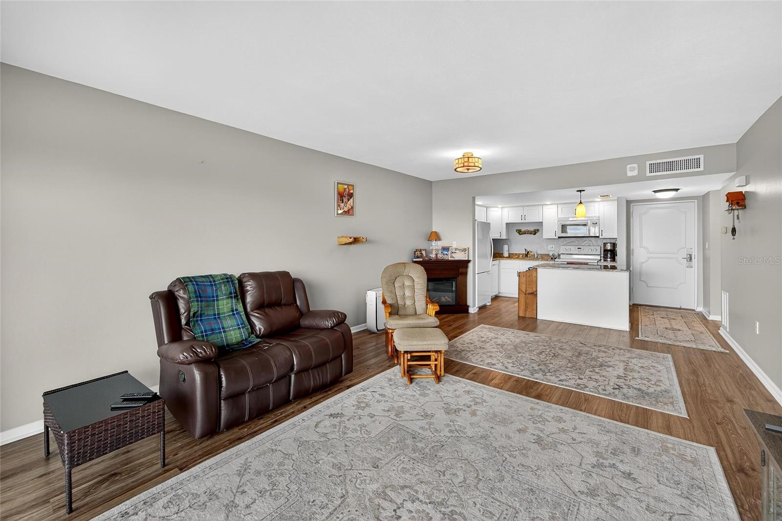 BAYWAY ISLES POINT BRITTANY SIX - Residential
