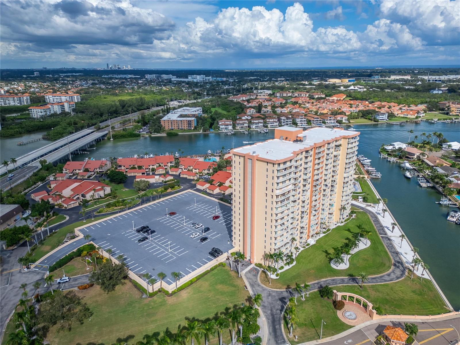 BAYWAY ISLES POINT BRITTANY SIX - Residential