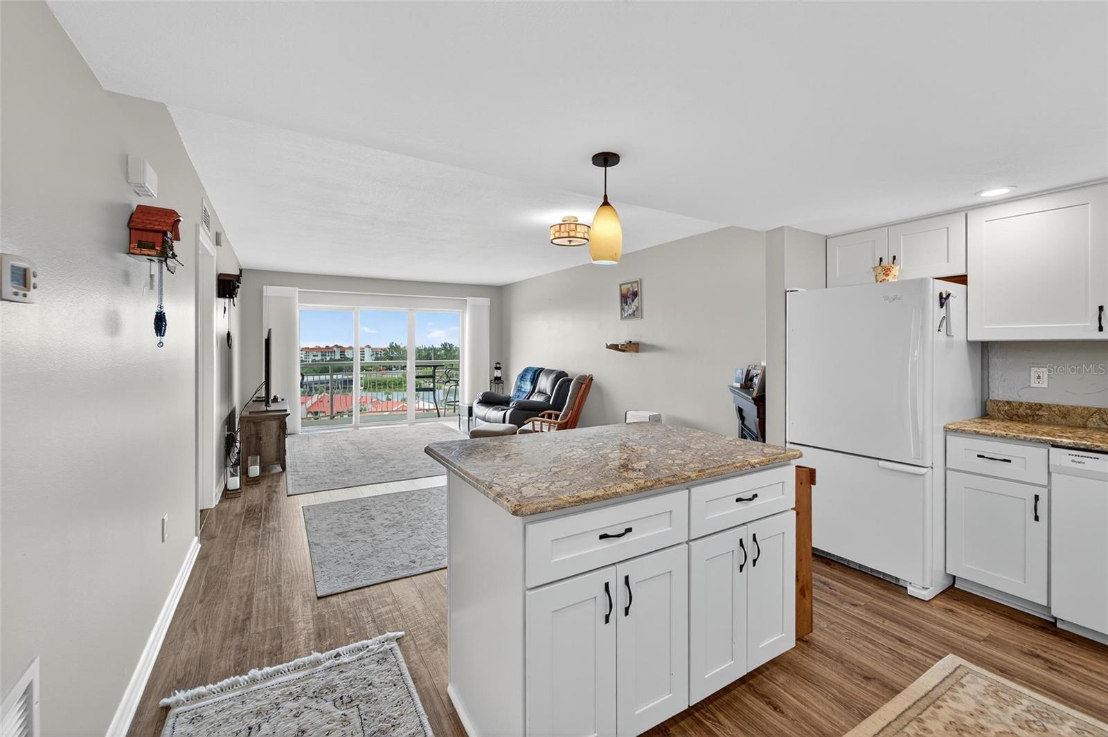 BAYWAY ISLES POINT BRITTANY SIX - Residential