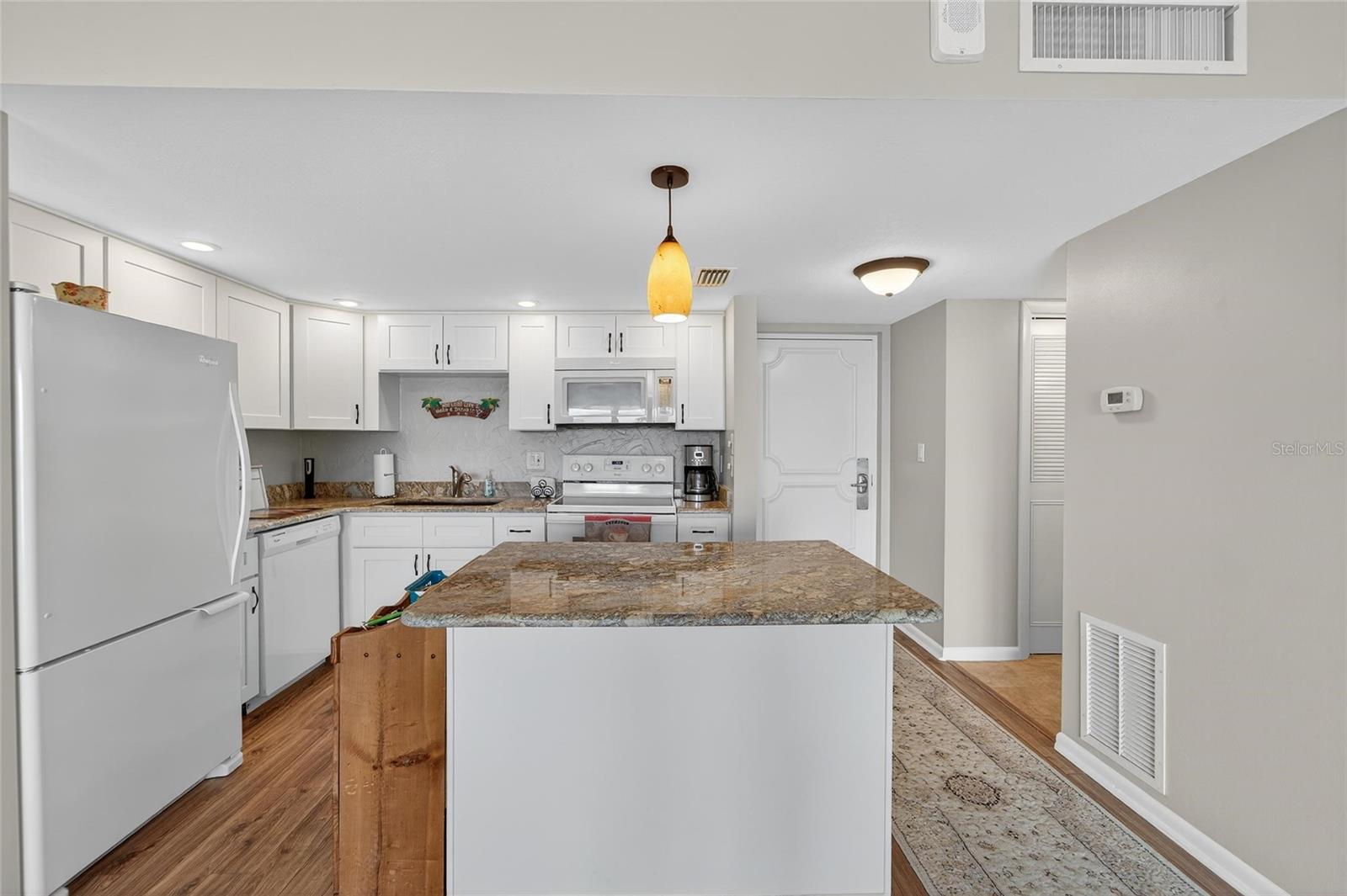 BAYWAY ISLES POINT BRITTANY SIX - Residential