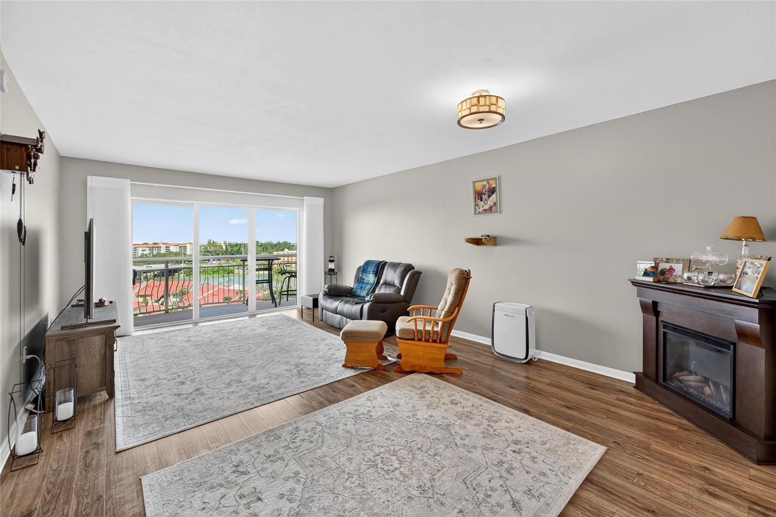 BAYWAY ISLES POINT BRITTANY SIX - Residential