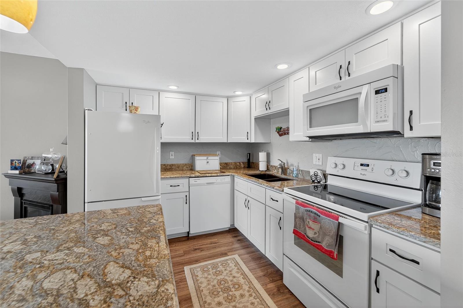 BAYWAY ISLES POINT BRITTANY SIX - Residential