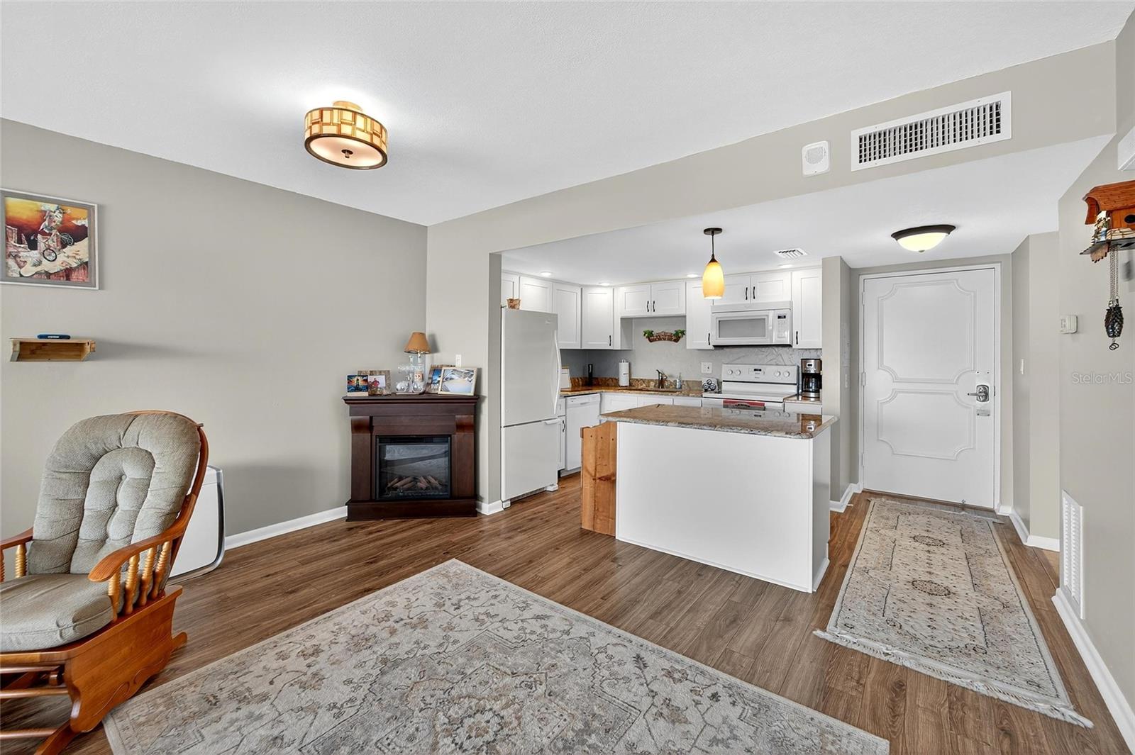 BAYWAY ISLES POINT BRITTANY SIX - Residential