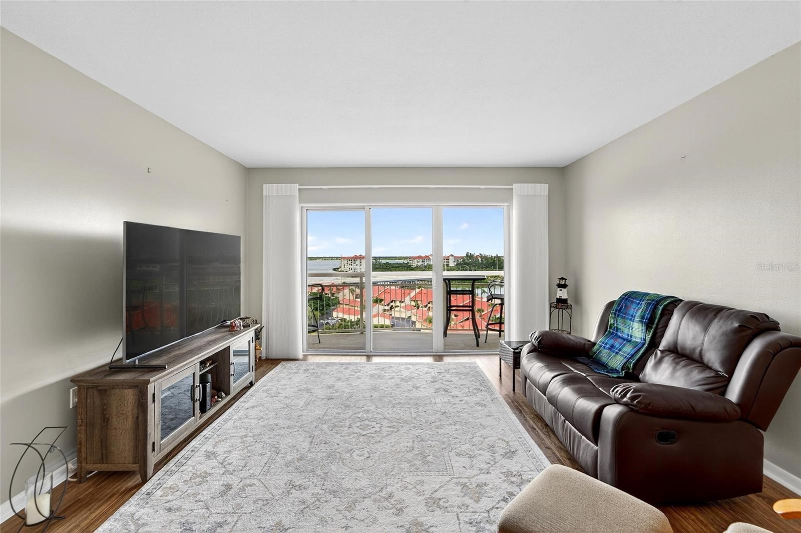 BAYWAY ISLES POINT BRITTANY SIX - Residential