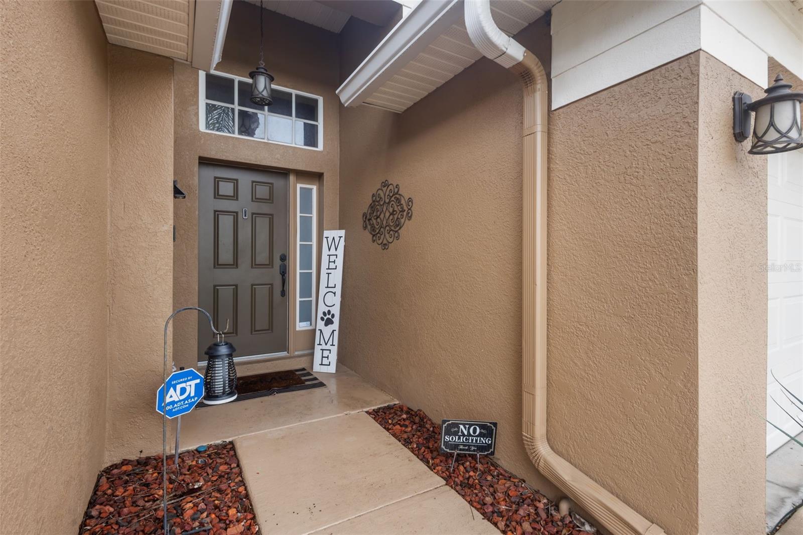 4940 HIDDEN HILLS LANE