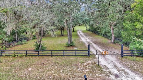 Tiny photo for 19597 SE 70th Lane, Morriston, FL 32668 (MLS # OM712740)