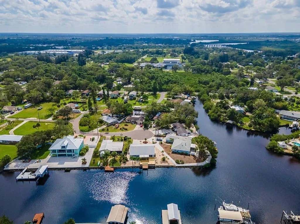 Photo of 805 Leisey Circle, Ruskin, FL 33570 (MLS # O6413610)
