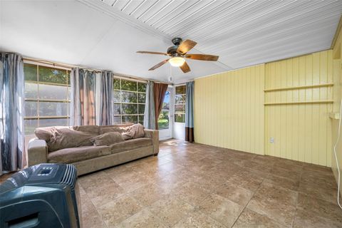 Single Family Residence in SEMINOLE FL 9994 83RD STREET 15.jpg