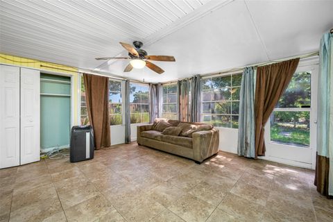 Single Family Residence in SEMINOLE FL 9994 83RD STREET 14.jpg