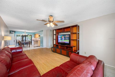 Single Family Residence in SEMINOLE FL 9994 83RD STREET 11.jpg