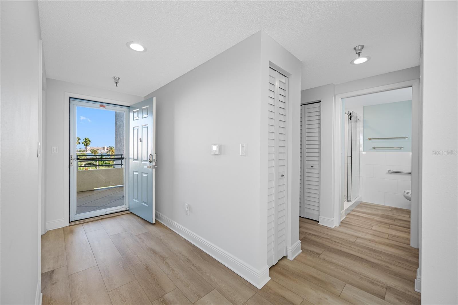 HARBOURSIDE CONDO - Residential