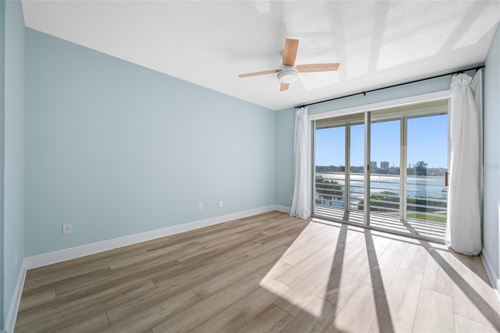 HARBOURSIDE CONDO - Residential