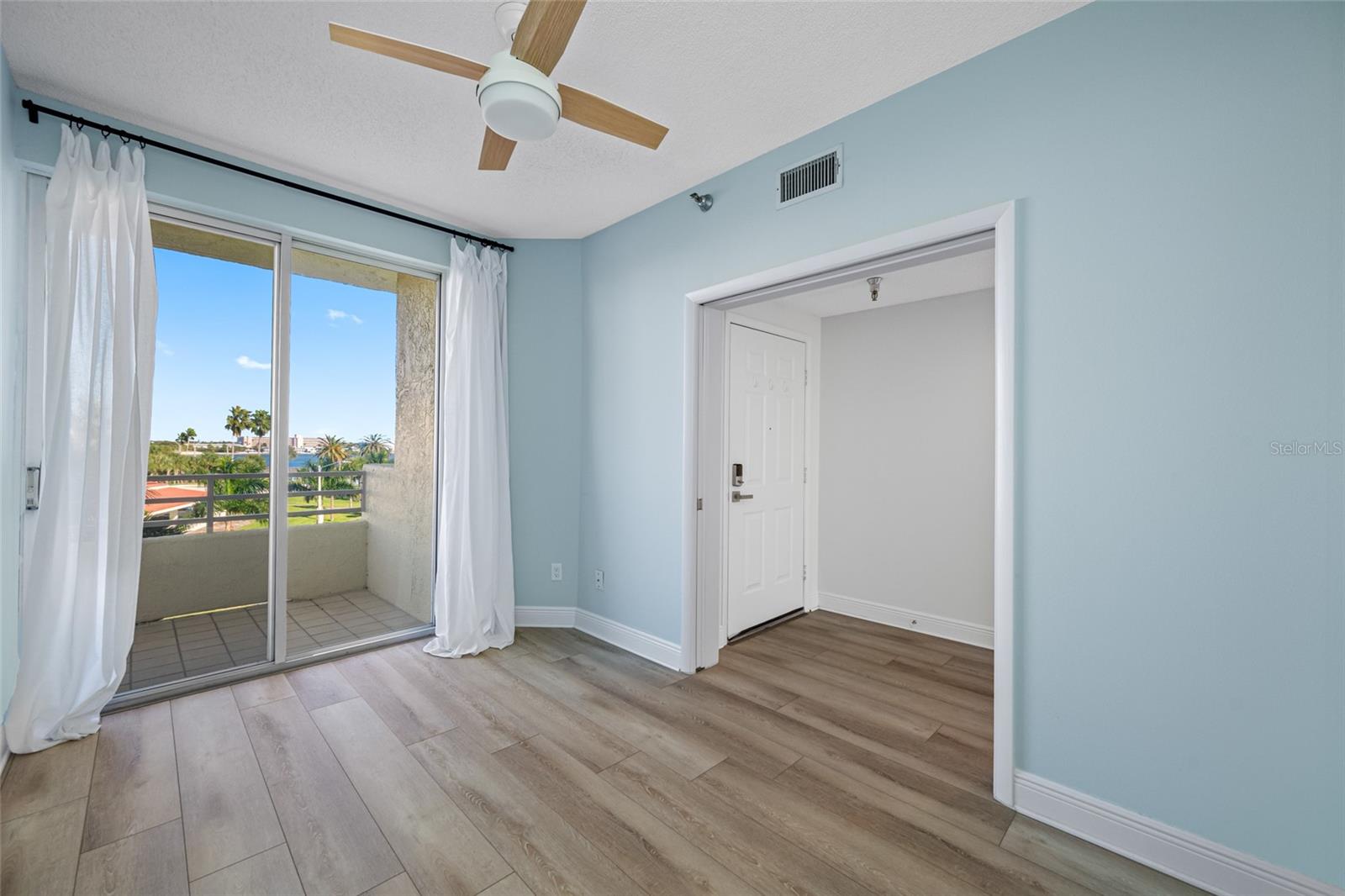 HARBOURSIDE CONDO - Residential