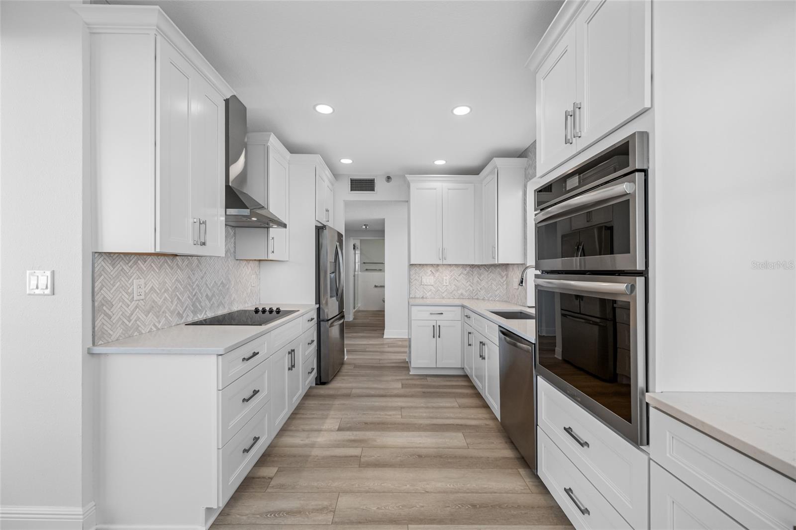 HARBOURSIDE CONDO - Residential