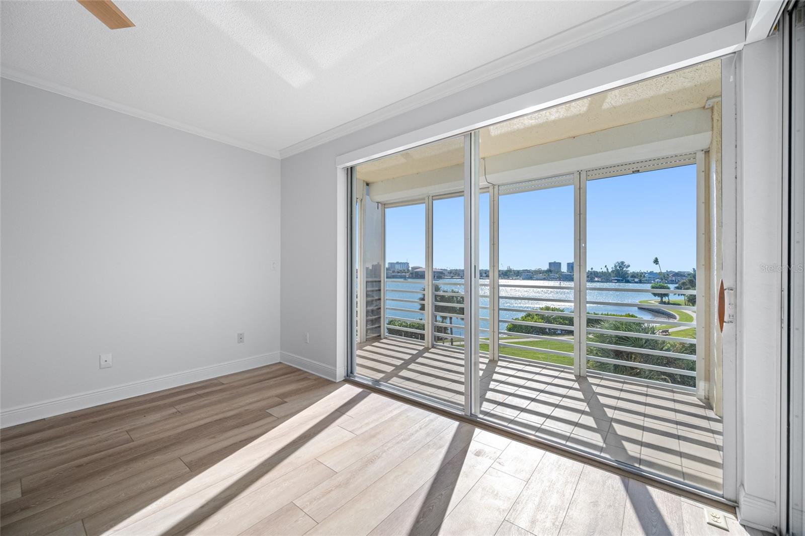 HARBOURSIDE CONDO - Residential