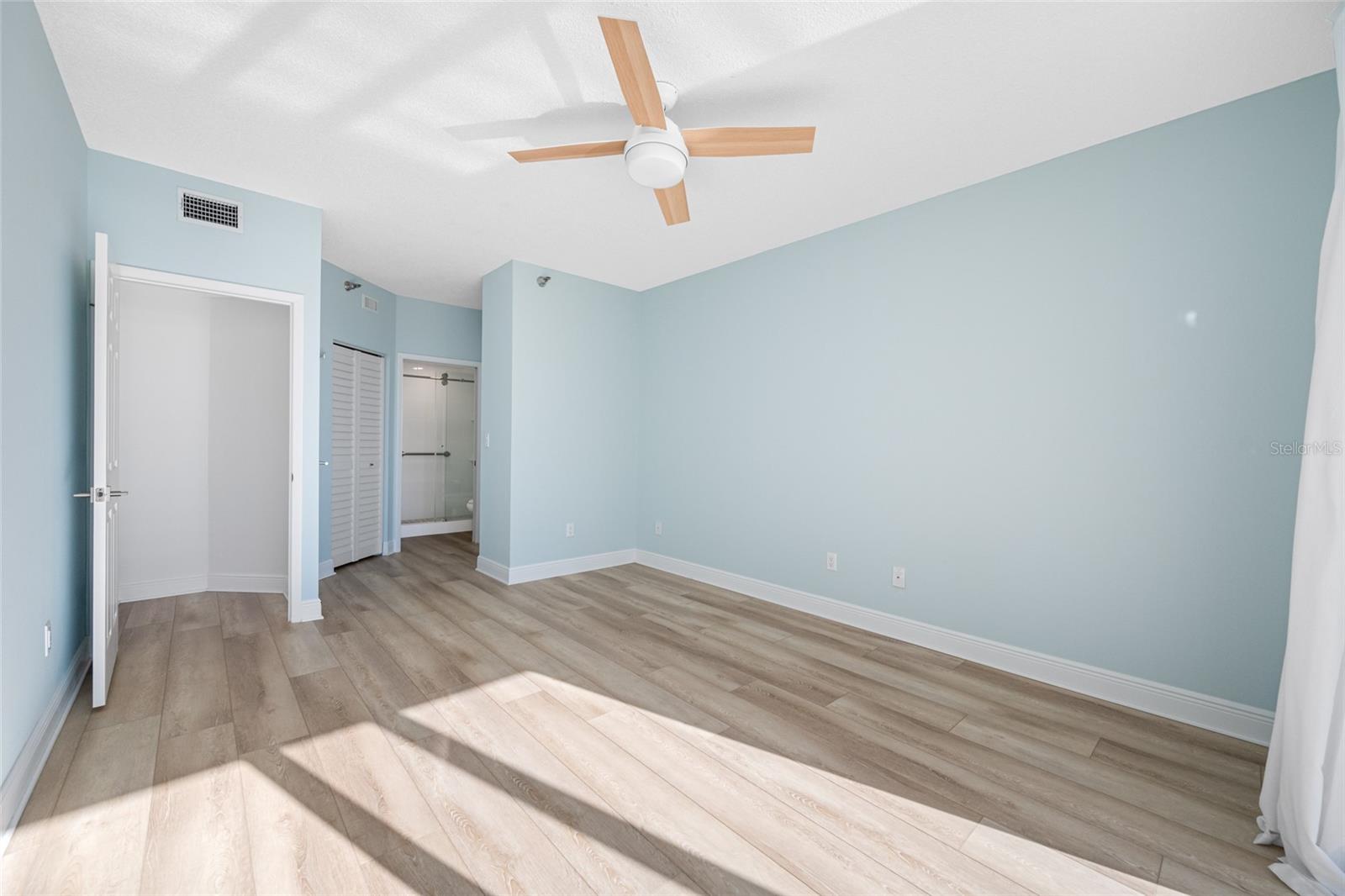 HARBOURSIDE CONDO - Residential