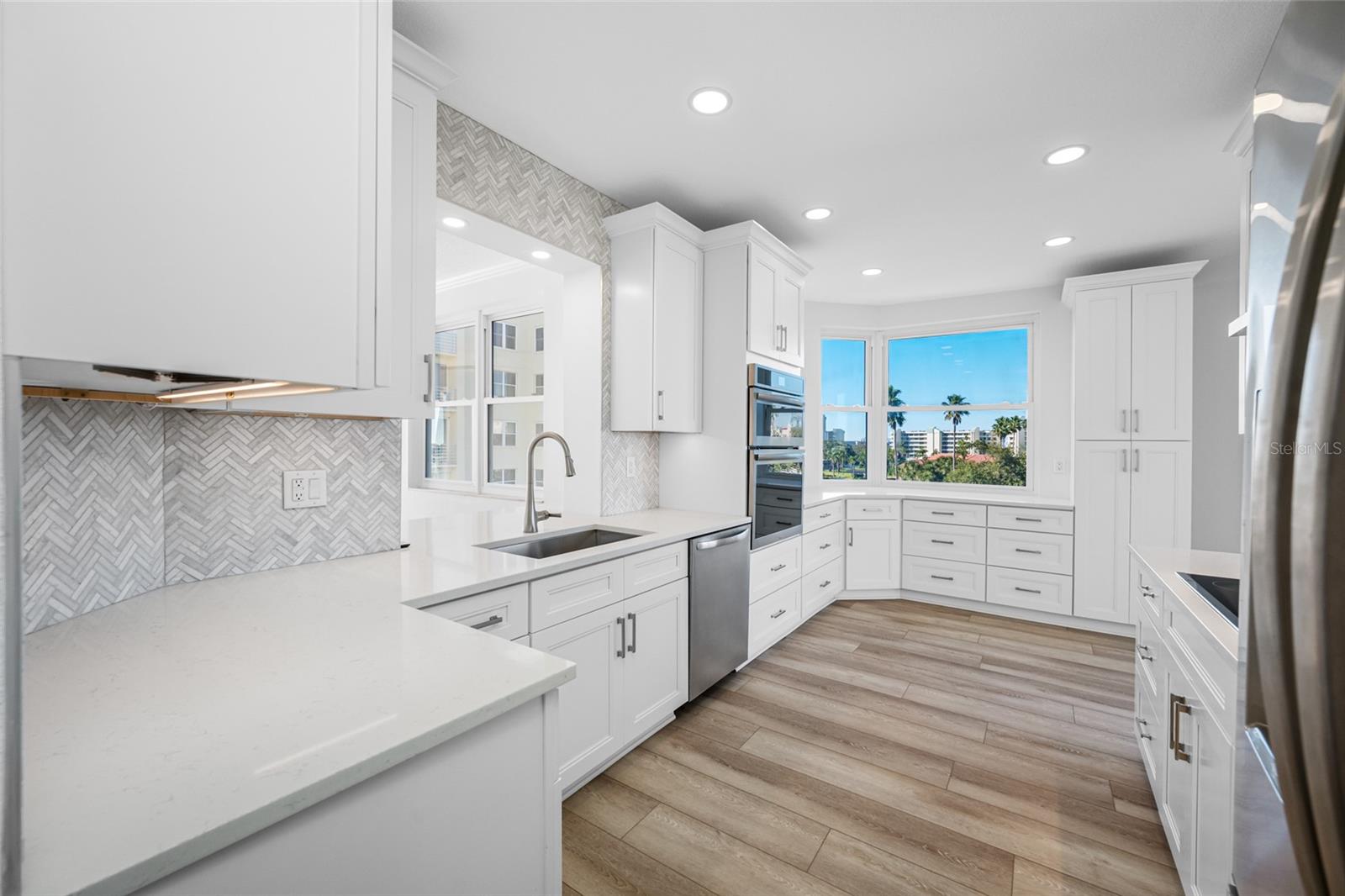 HARBOURSIDE CONDO - Residential