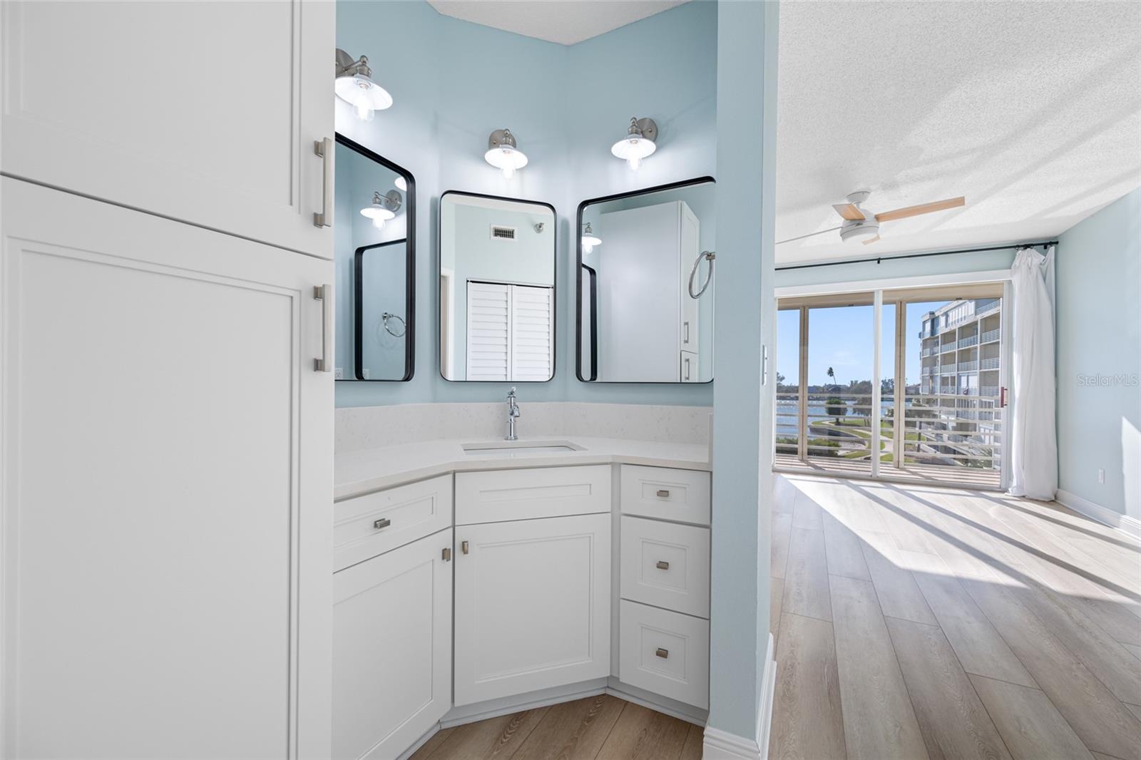 HARBOURSIDE CONDO - Residential