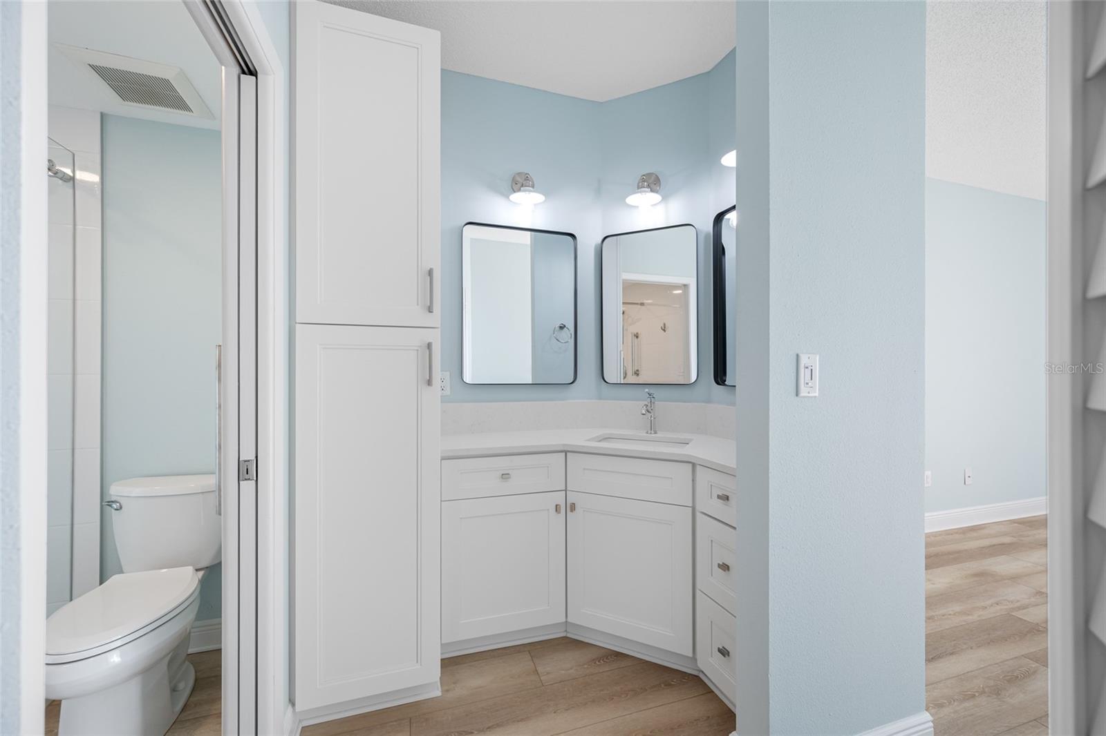 HARBOURSIDE CONDO - Residential