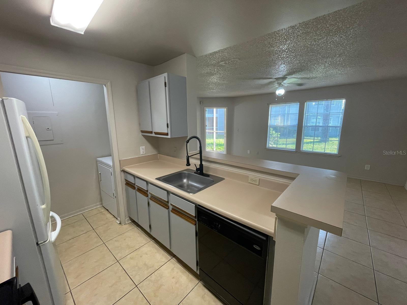 CENTRAL PARK METROWEST CONDO - Residential