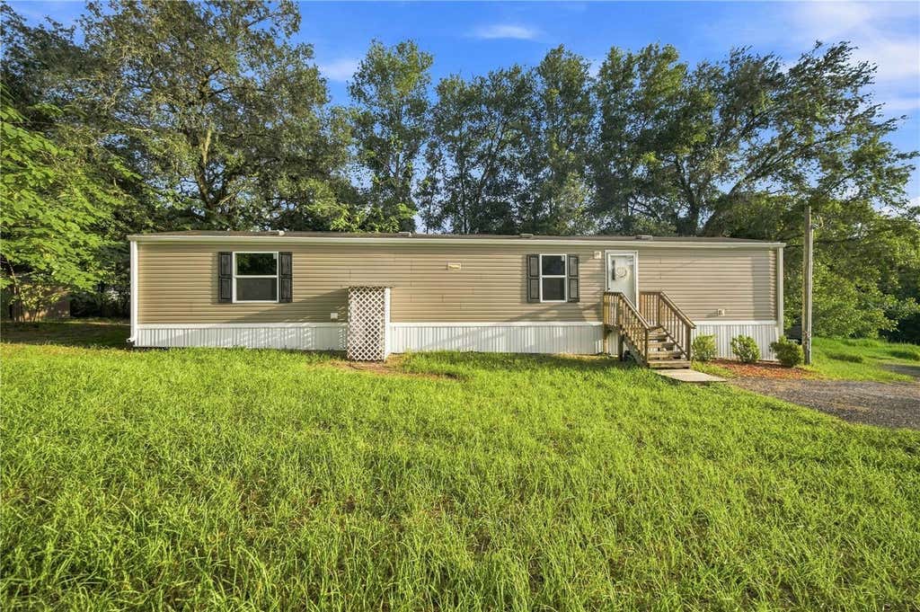 Photo of 11945 SE 99th Court, Belleview, FL 34420 (MLS # OM730363)