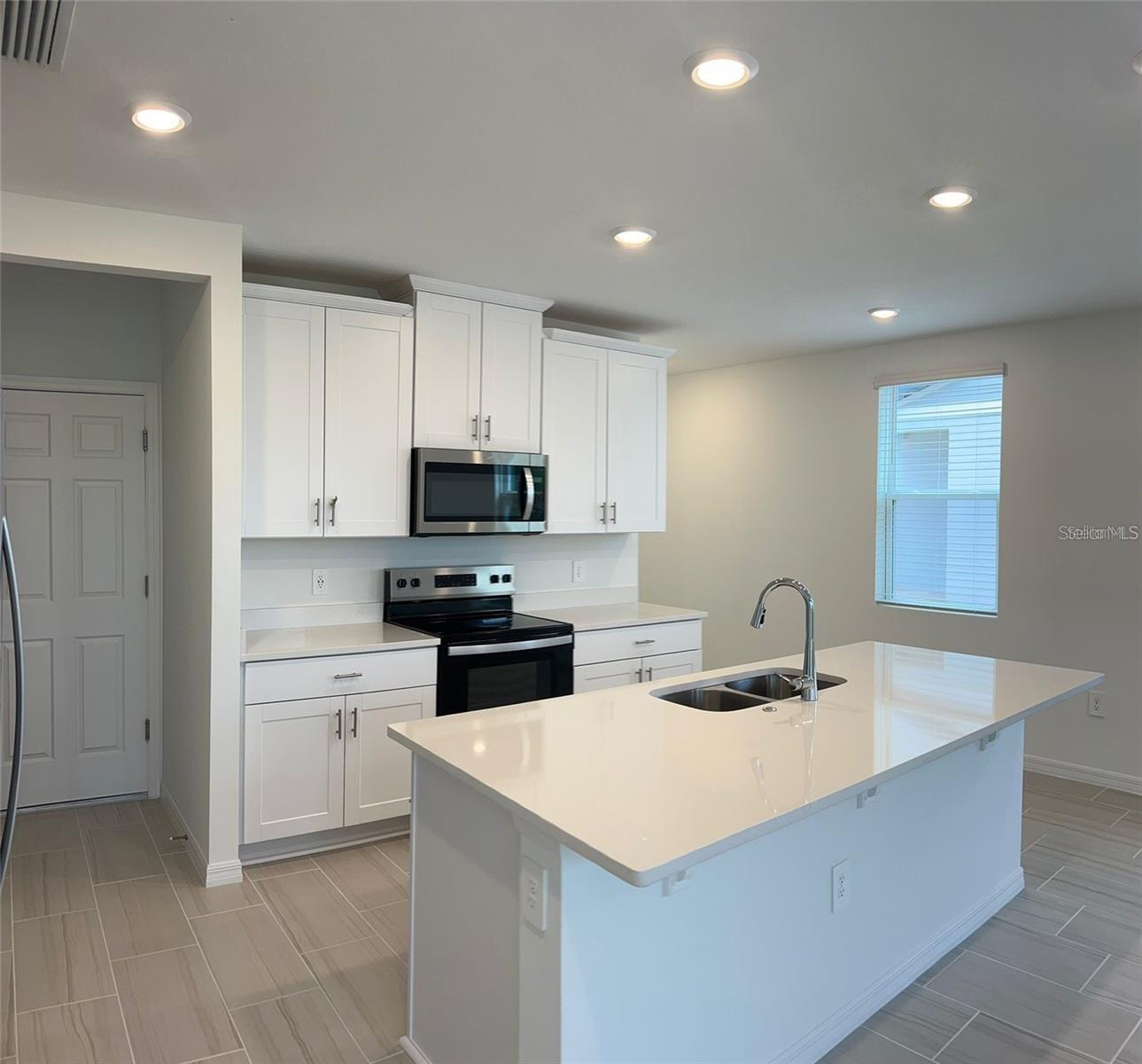 CAGAN XING WEST PH 1 - Residential Lease