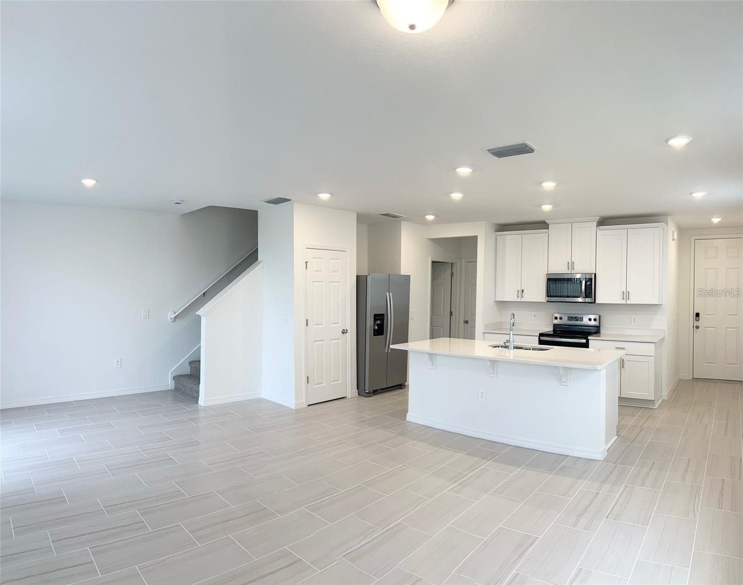 CAGAN XING WEST PH 1 - Residential Lease