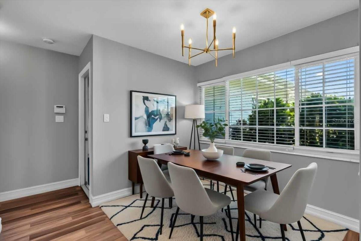 SOUTH GATE MANOR UNIT 02 - Residential