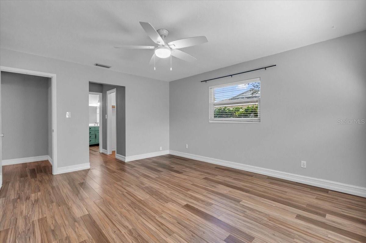 SOUTH GATE MANOR UNIT 02 - Residential