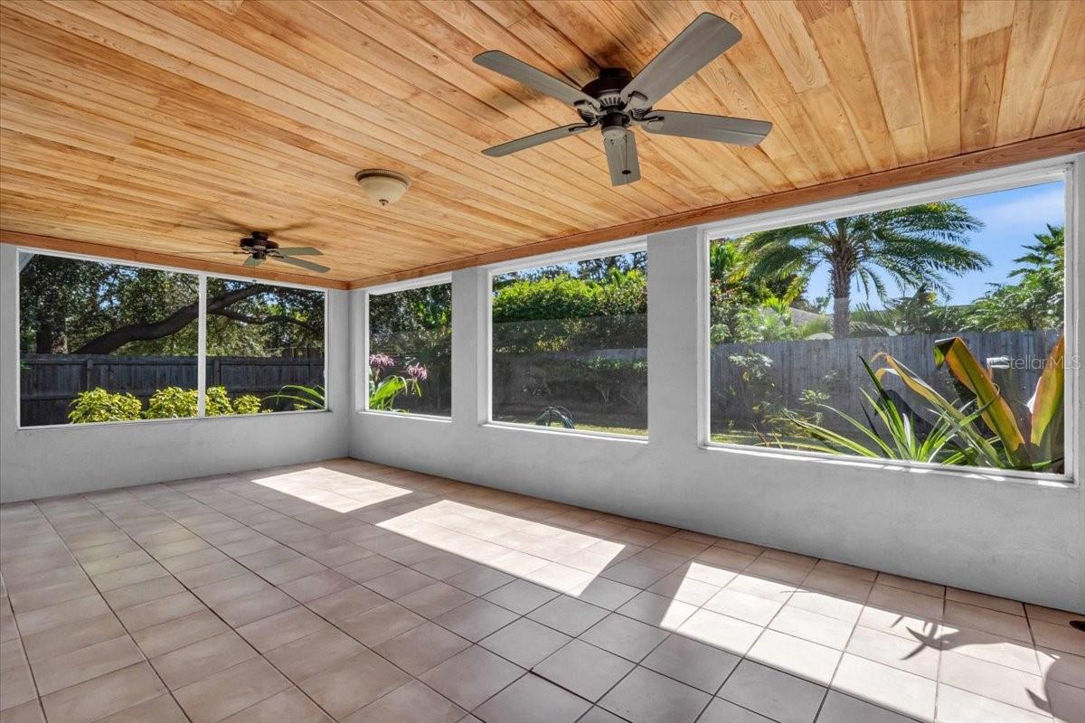 SOUTH GATE MANOR UNIT 02 - Residential