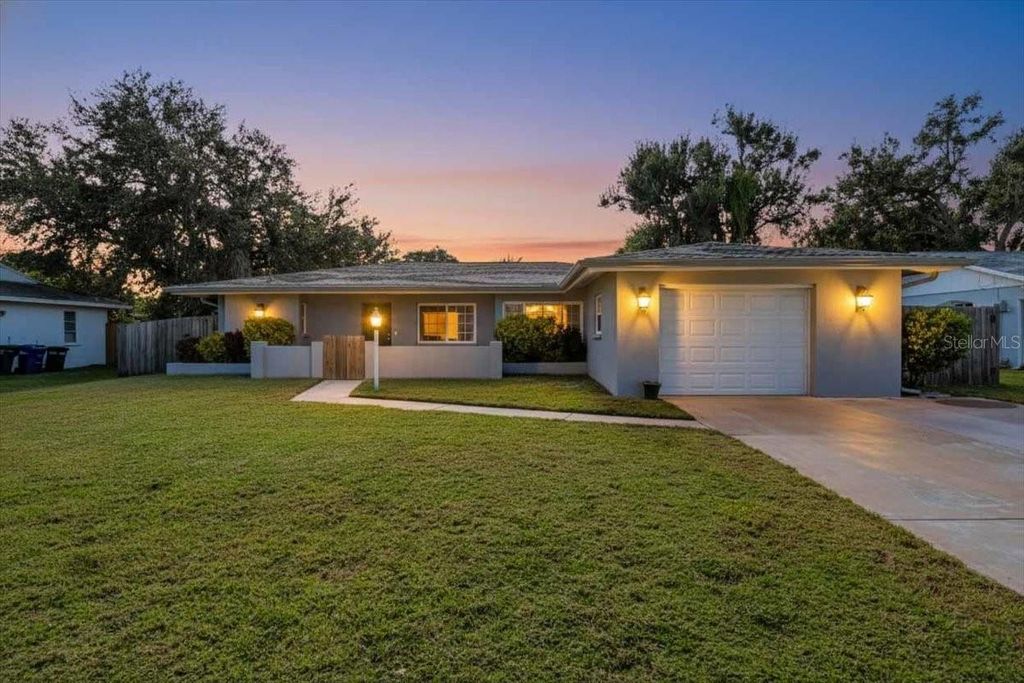 Photo of 3374 Bougainvillea Street, Sarasota, FL 34239 (MLS # A4671588)