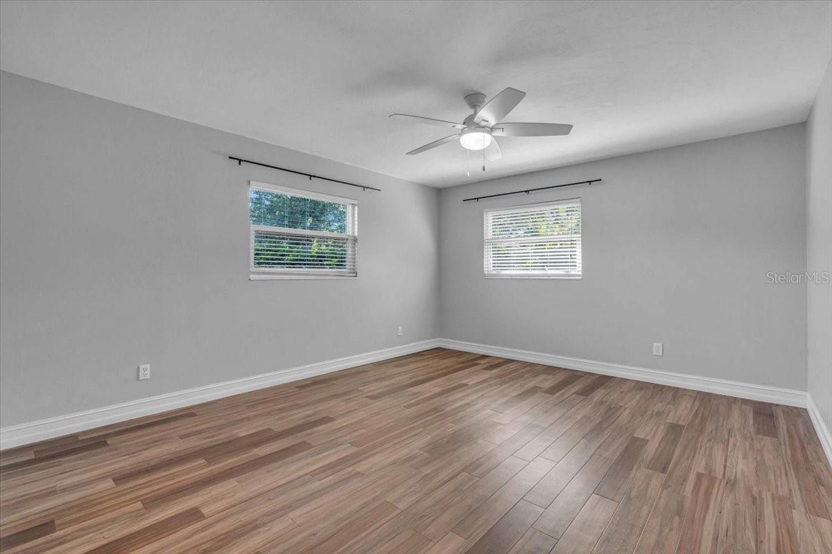 SOUTH GATE MANOR UNIT 02 - Residential