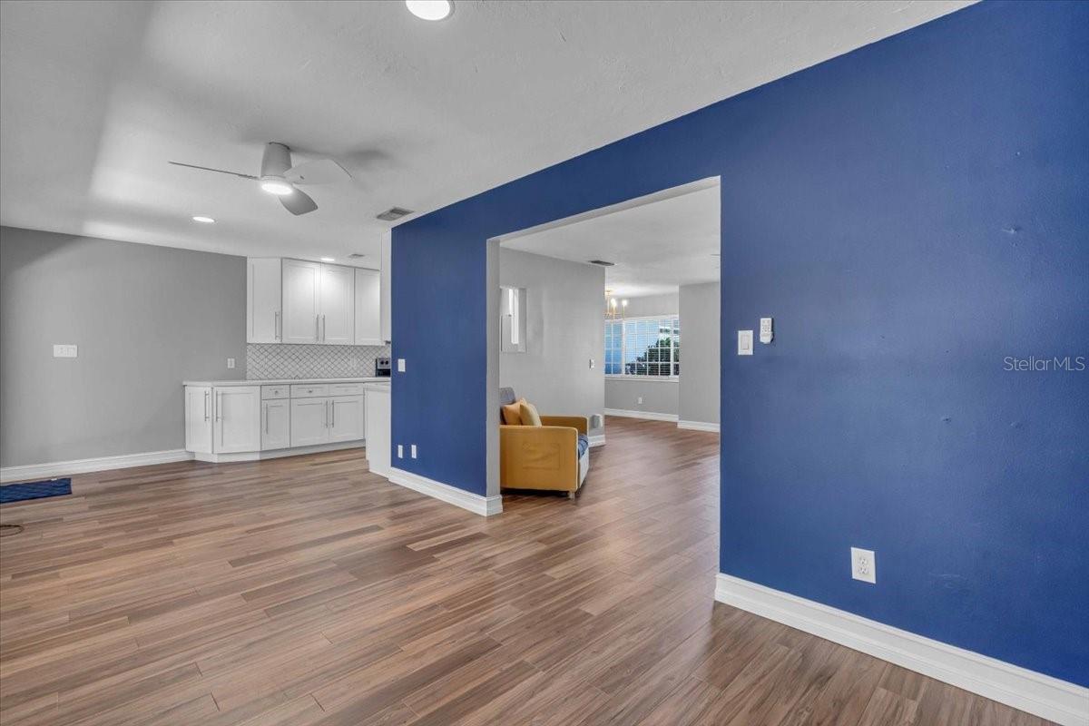 SOUTH GATE MANOR UNIT 02 - Residential