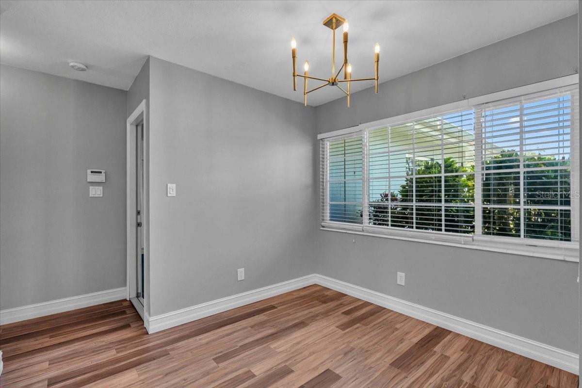 SOUTH GATE MANOR UNIT 02 - Residential